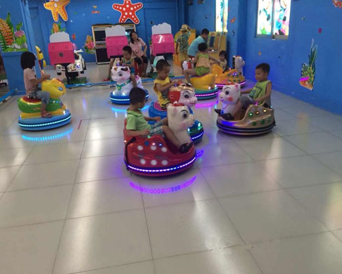 Indoor battery mini bumper cars for children