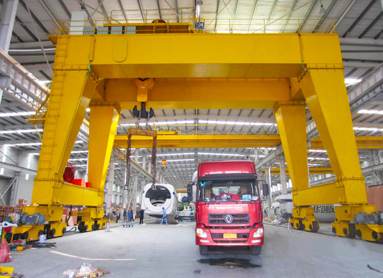 Heavy duty gantry crane